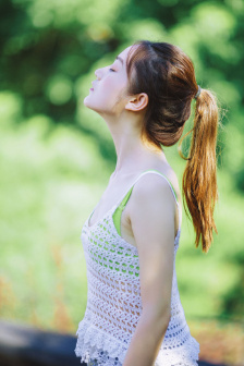 楼上的小女孩